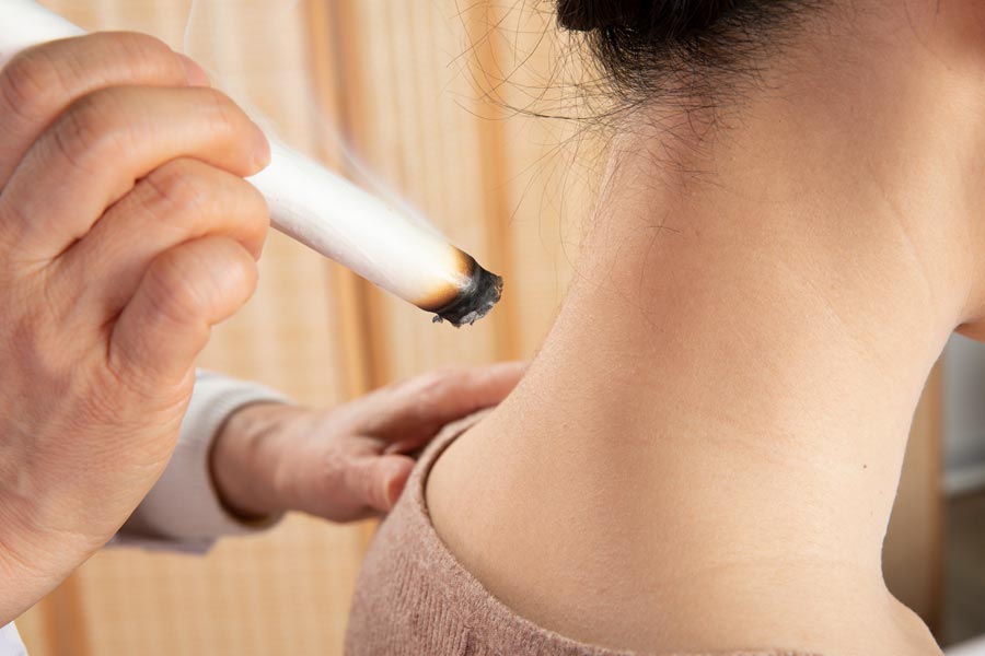 Moxibustion treats toothache