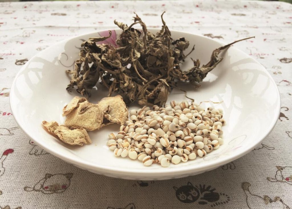 Ingredients for ginger slices, wormwood and coix seed porridge