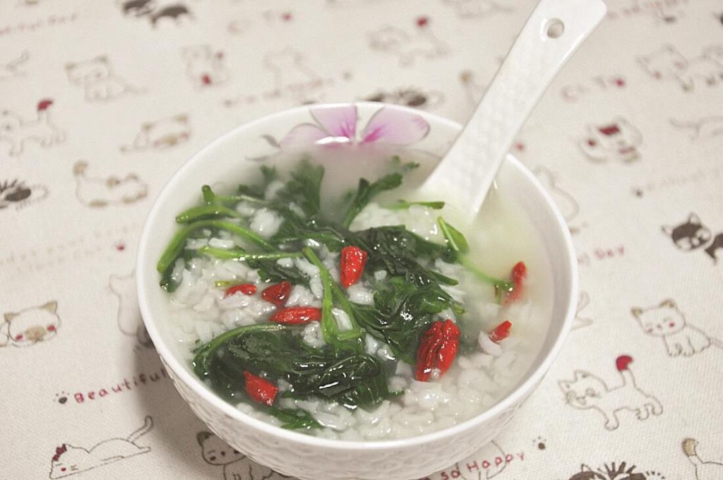 Wolfberry mugwort porridge